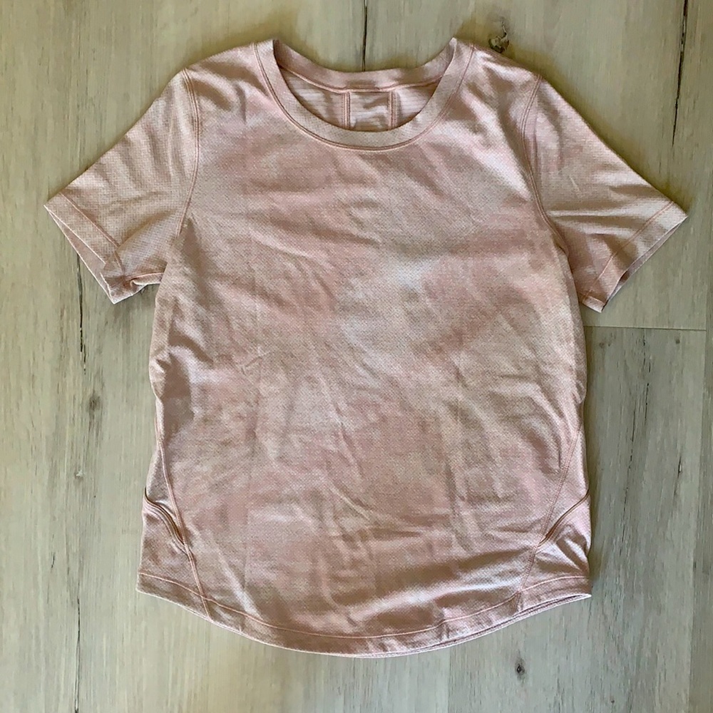 Lululemon T-shirt